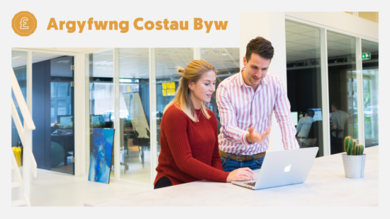 An advisor speaks with a tenant.