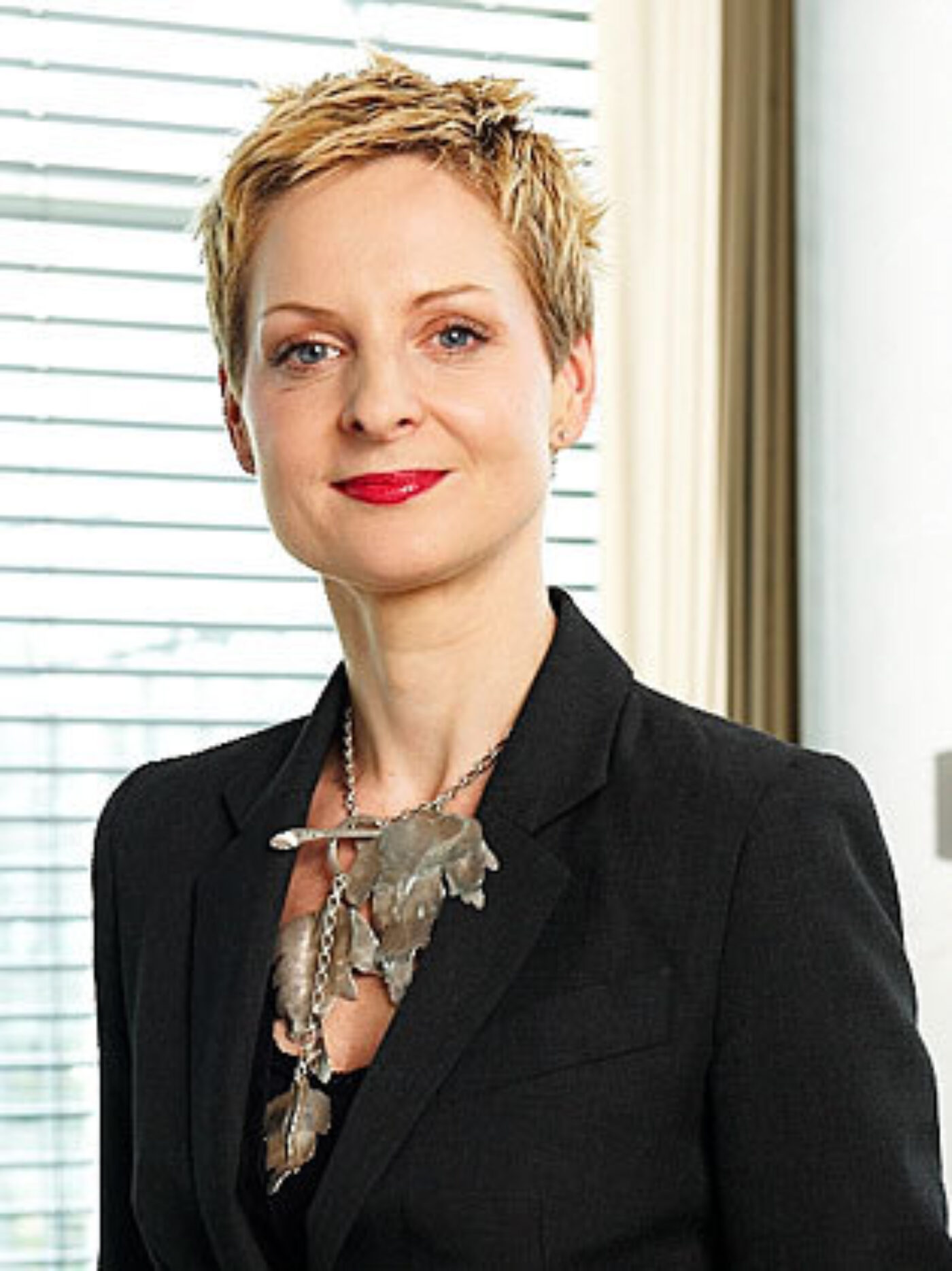 Recognise the face? Former EastEnders star Linda is speaking at our Finance Conference