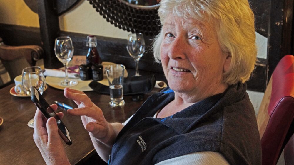 Coffee and computers make the perfect blend for Raglan residents